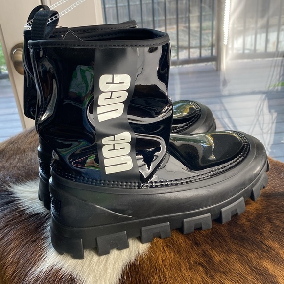 UGG Classic Brellah Mini Waterproof Rain Boots Black Size 7 NWT - Picture 2 of 12